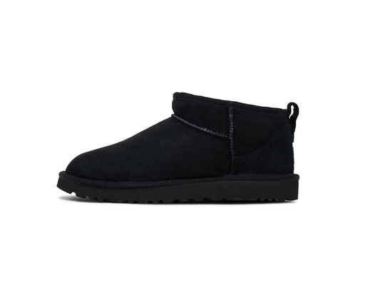 Buty UGG Wmns Classic Ultra Mini w kolorze czarnym