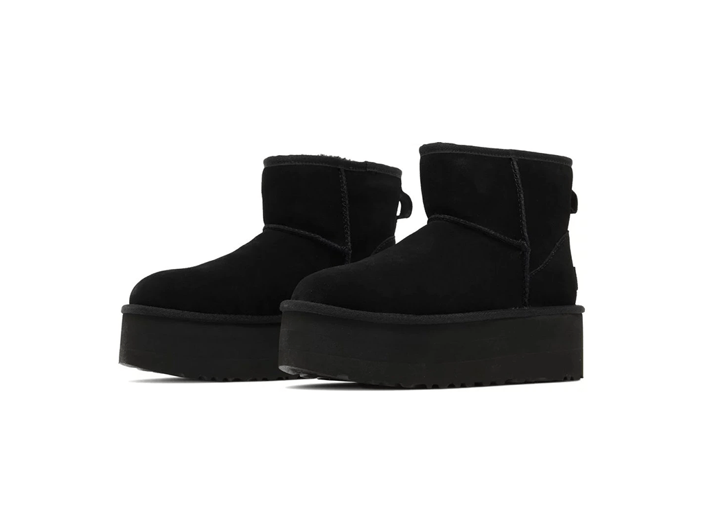 Buty UGG Classic Mini na platformie w kolorze czarnym