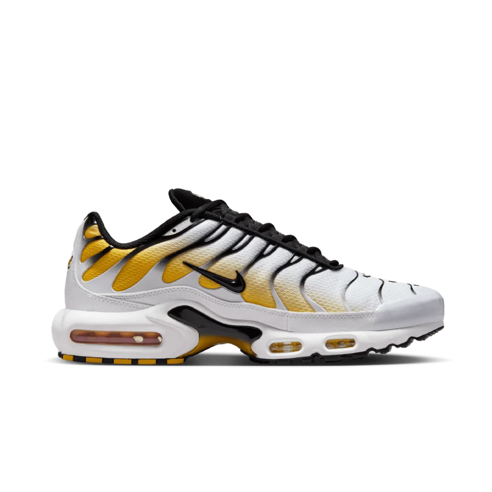 Nike Air Max Plus White Varsity Maize Black – boční pohled | Purekickz