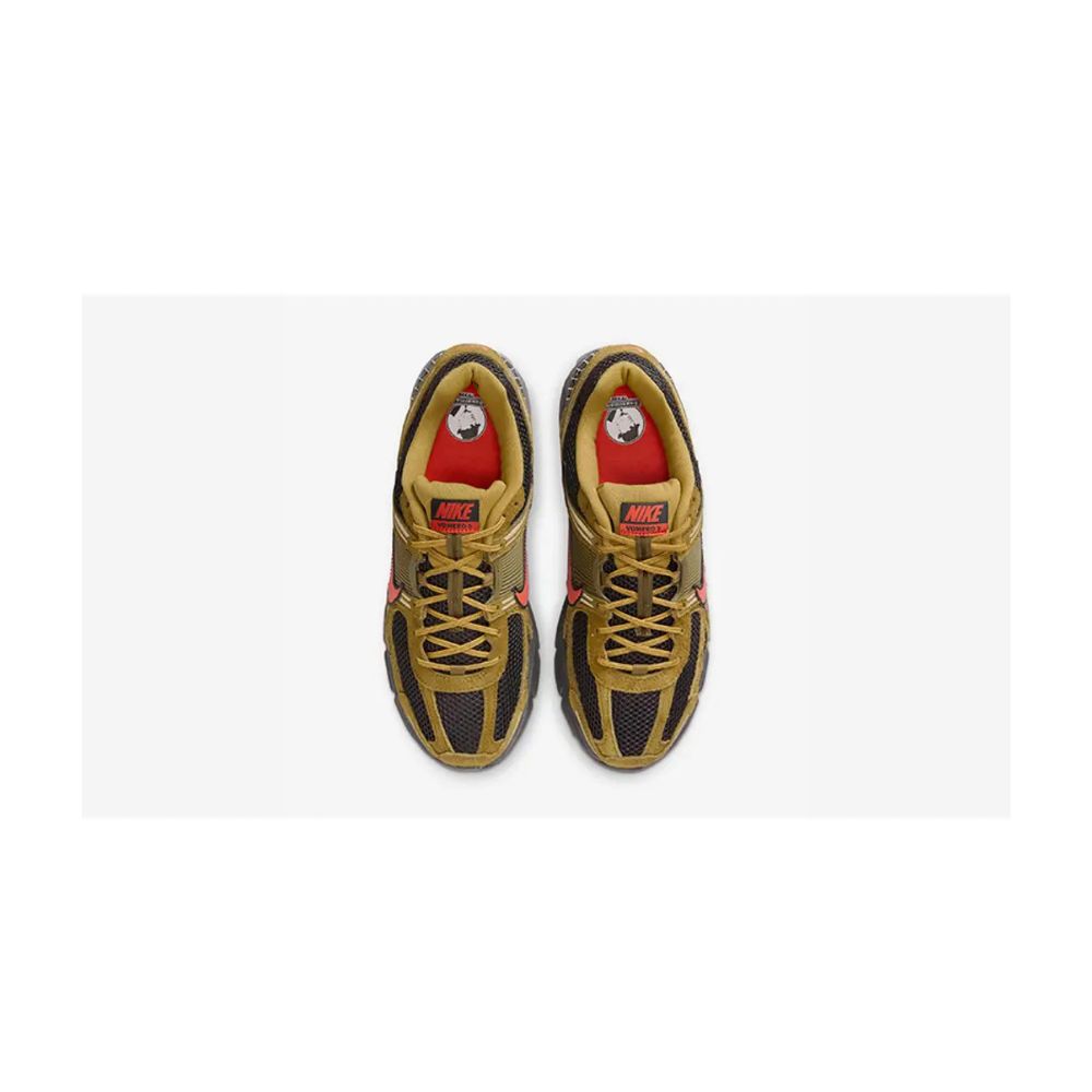 Nike Zoom Vomero 5 Olive Flak Orange – zadní pohled | Purekickz