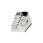 Nike Air Force 1 07 LV8 White Dark Smoke Grey – zadní pohled | Purekickz