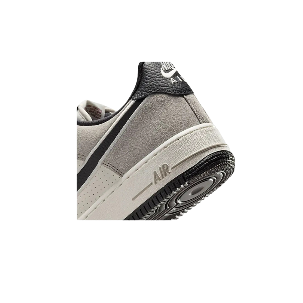 Nike Air Force 1 07 LV8 Phantom Grey – zadní pohled | Purekickz