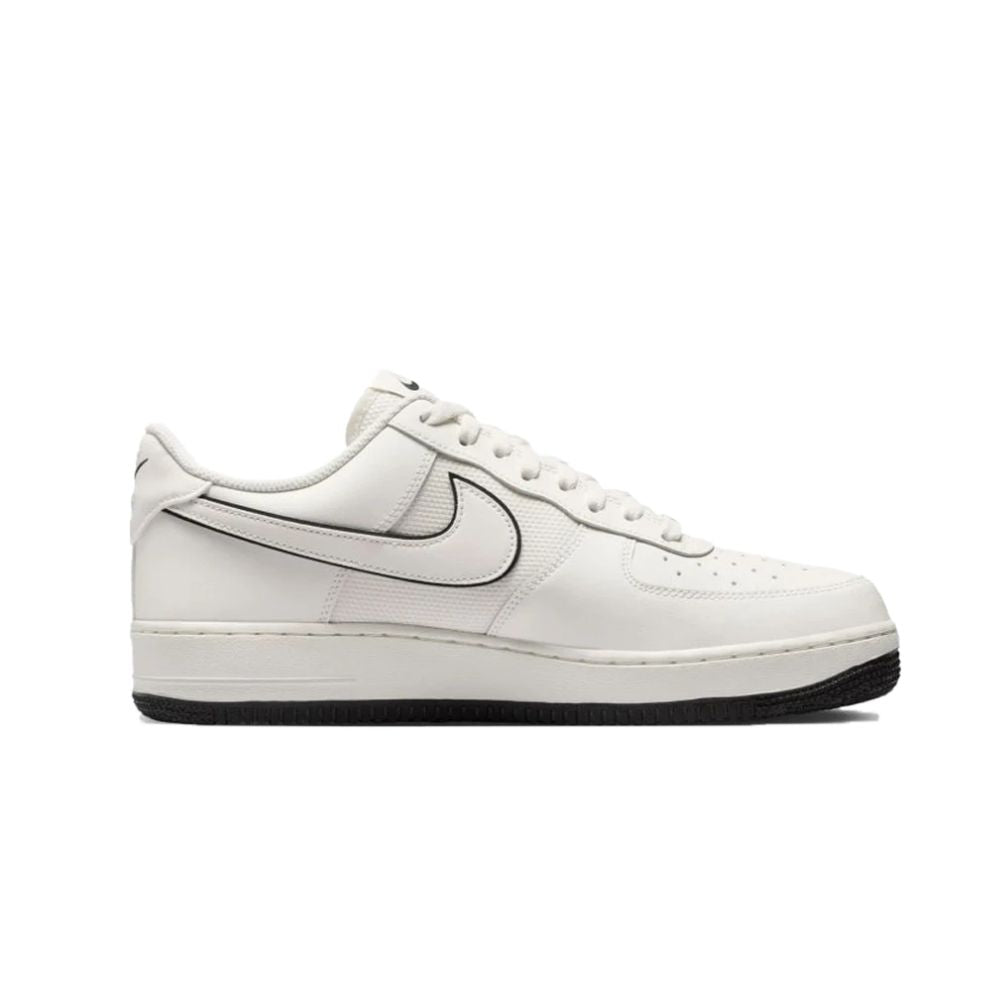 Nike Air Force 1 Low '07 Sail Light Bone Black – boční pohled | Purekickz