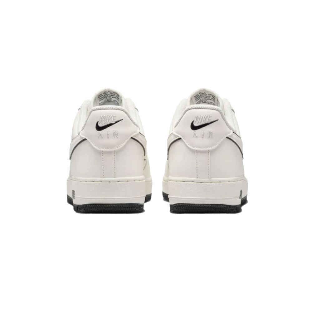Nike Air Force 1 Low '07 Sail Light Bone Black – zadní pohled | Purekickz