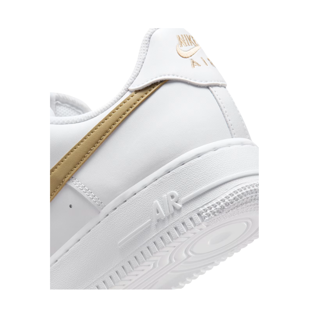 Nike Air Force 1 '07 Low Parachute Beige White – zadní pohled | Purekickz