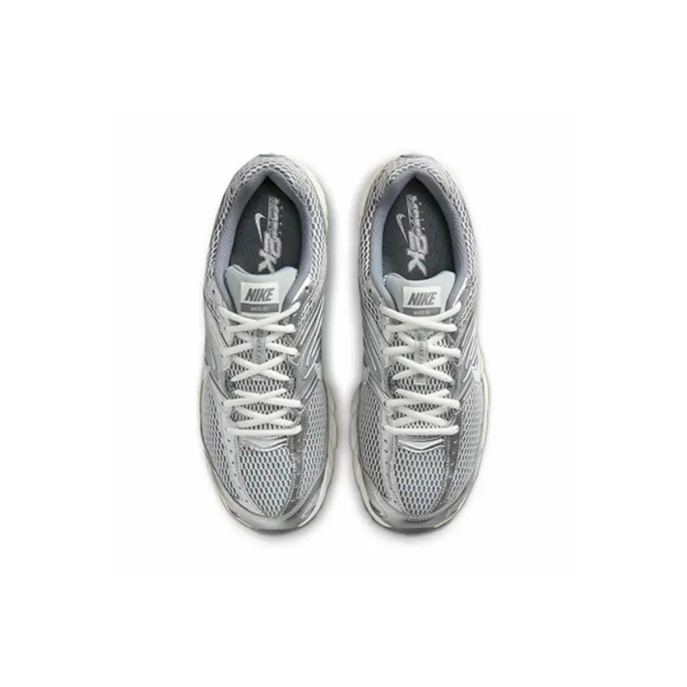 Nike Air Max Moto 2K Light Smoke Grey Metallic Silver – zadní pohled | Purekickz