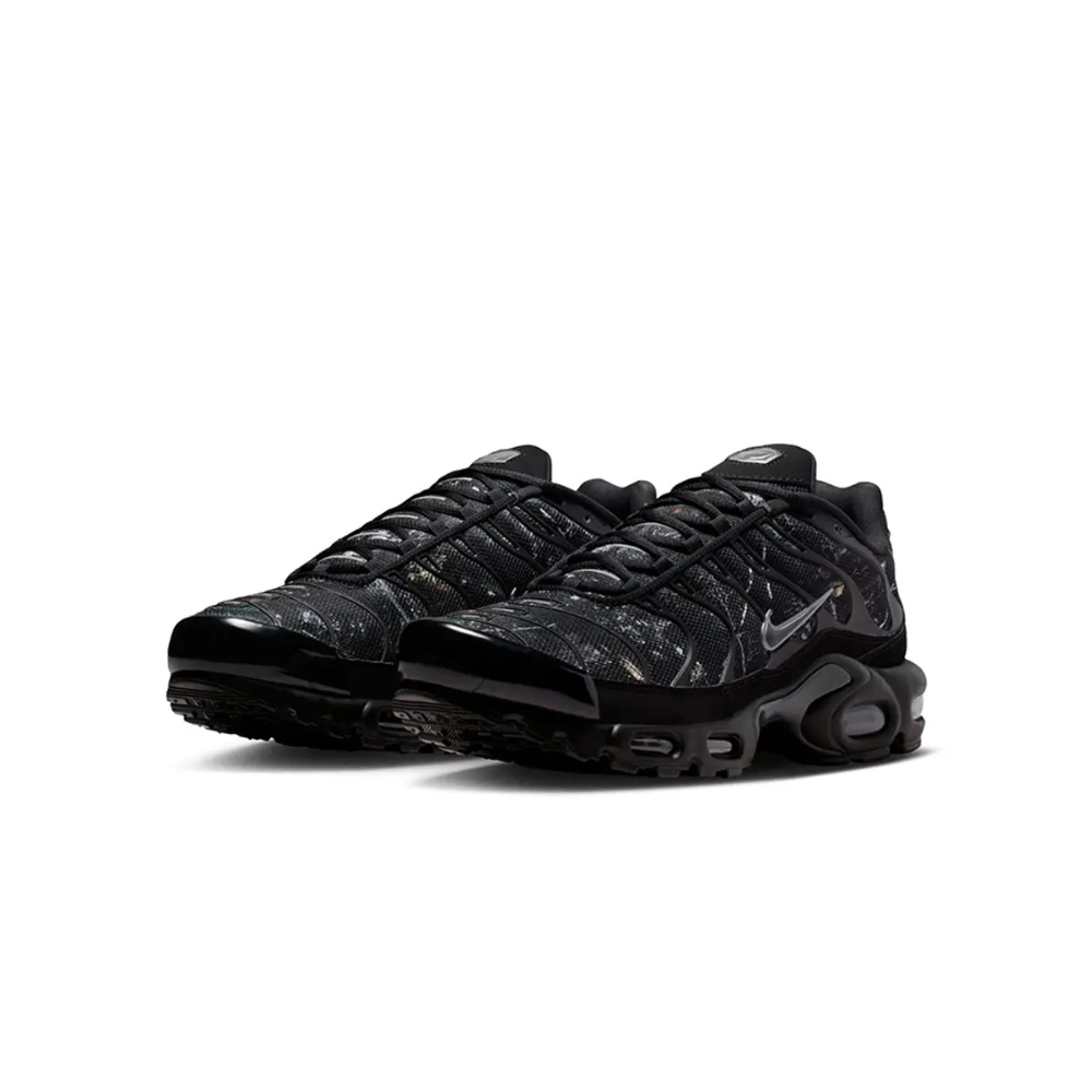 Nike Air Max Plus Black Wood Camo – boční pohled | Purekickz
