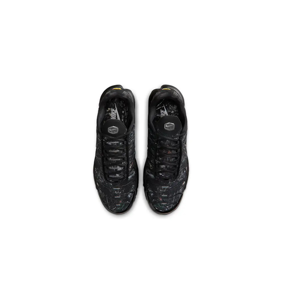 Nike Air Max Plus Black Wood Camo – zadní pohled | Purekickz