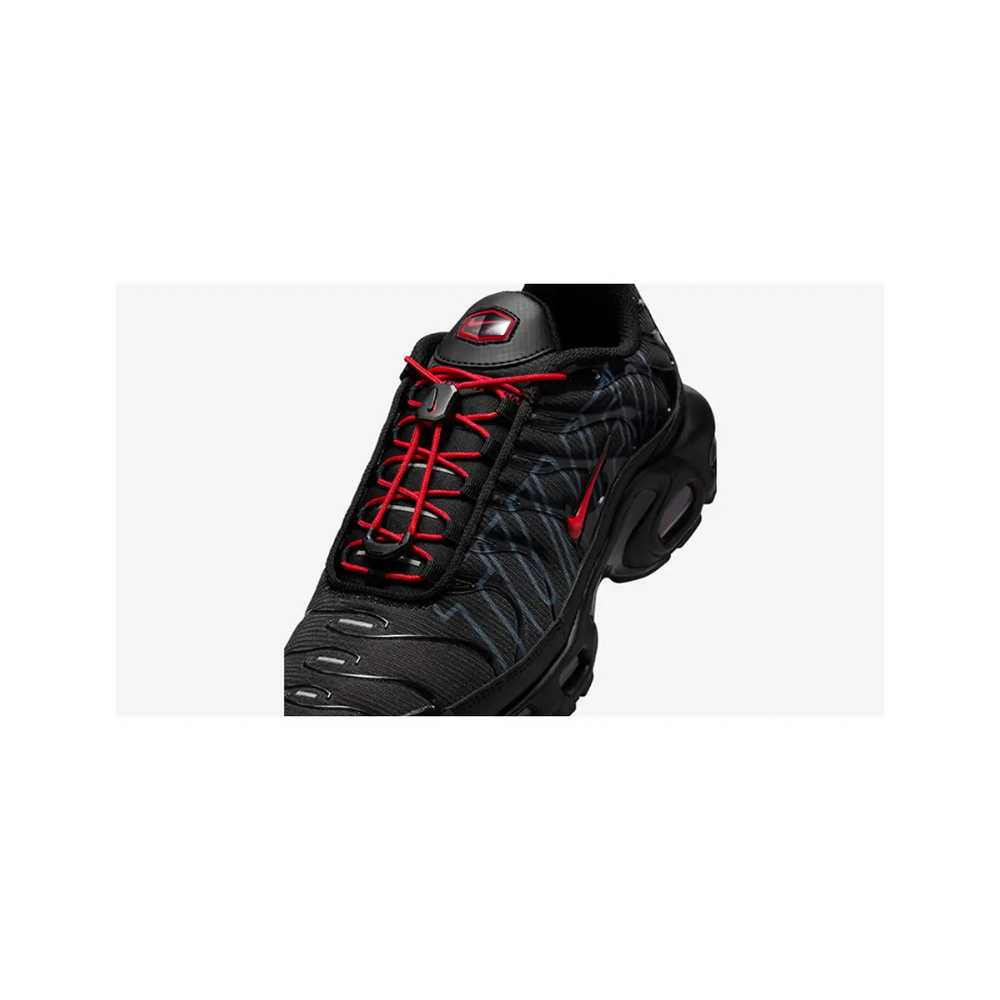 Nike Air Max Plus Tuned Air Black Red – zadní pohled | Purekickz