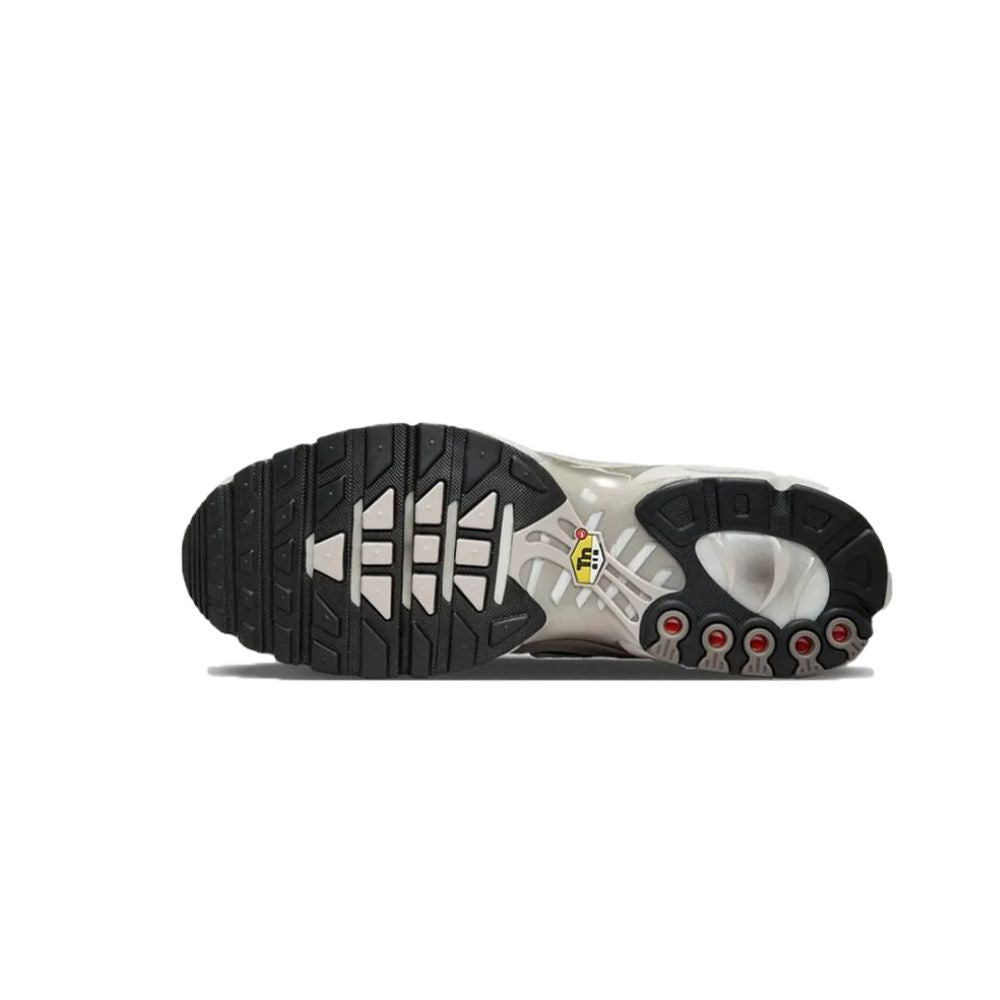Nike Air Max Plus Year of the Snake – pohled shora | Purekickz
