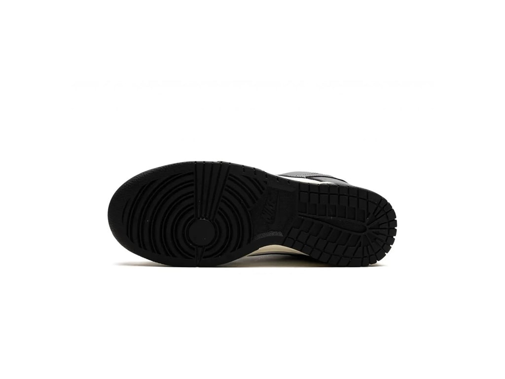 Nike Dunk Low Vintage Panda (W)