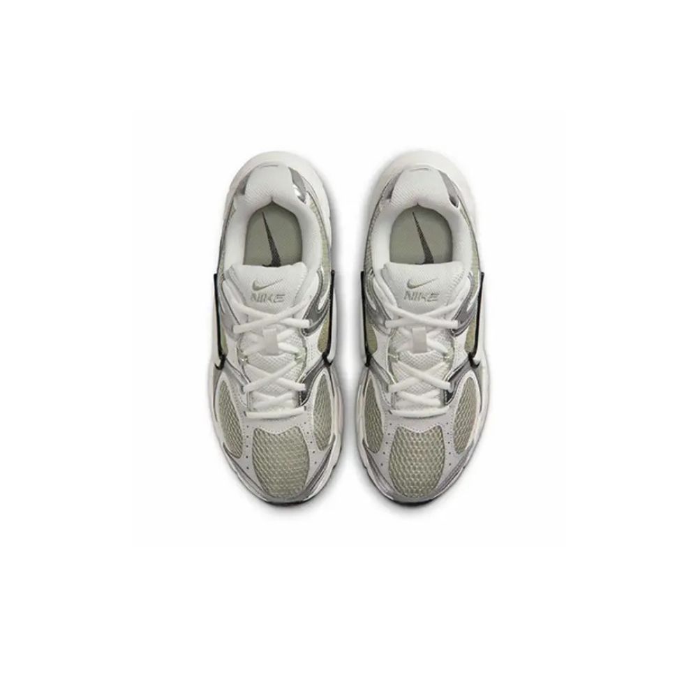 Nike V5 RNR Spruce Fog Metallic Silver Summit White (W) – detail | Purekickz