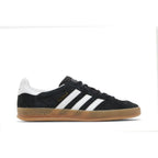 Adidas Gazelle Black White Gum – boční pohled | Purekickz