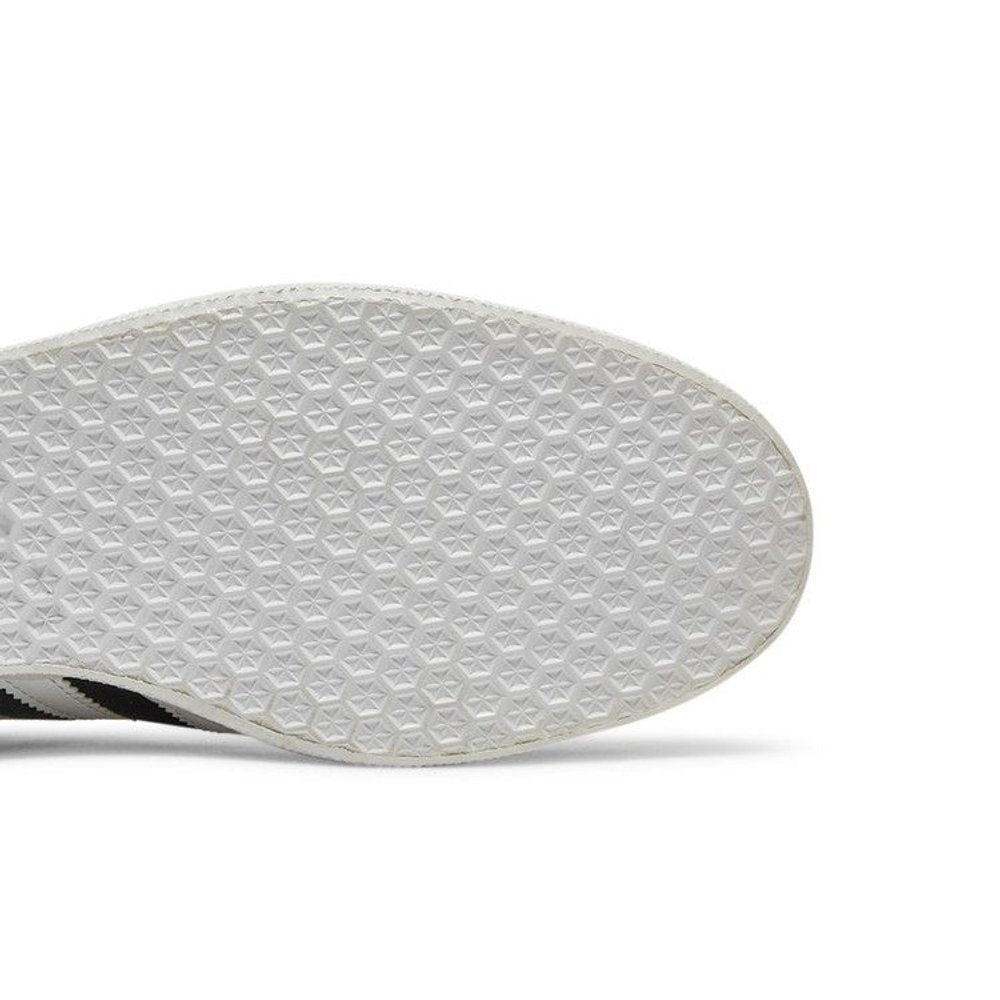adidas Gazelle Core Black Cloud White Gold – pohled shora | Purekickz