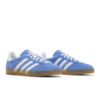 Adidas Gazelle Indoor Blue Fusion Gum (W) – lifestyle foto | Purekickz