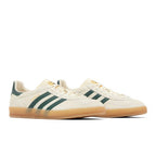 adidas Gazelle Indoor Cream White Collegiate Green Gum – lifestyle foto | Purekickz
