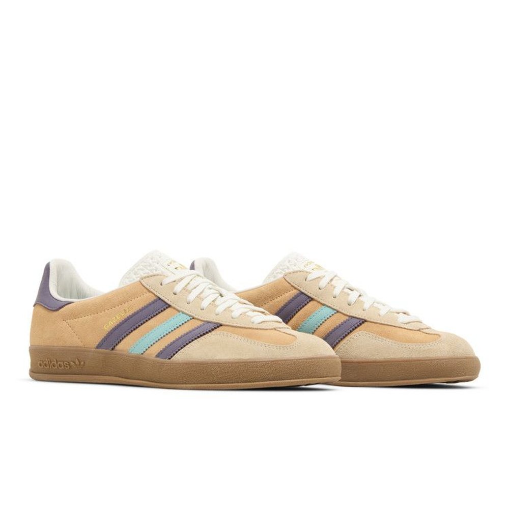 adidas Gazelle Indoor Glow Orange Shadow Violet – lifestyle foto | Purekickz