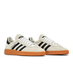 Adidas Handball Spezial Aluminum Core Black (W) – lifestyle foto | Purekickz