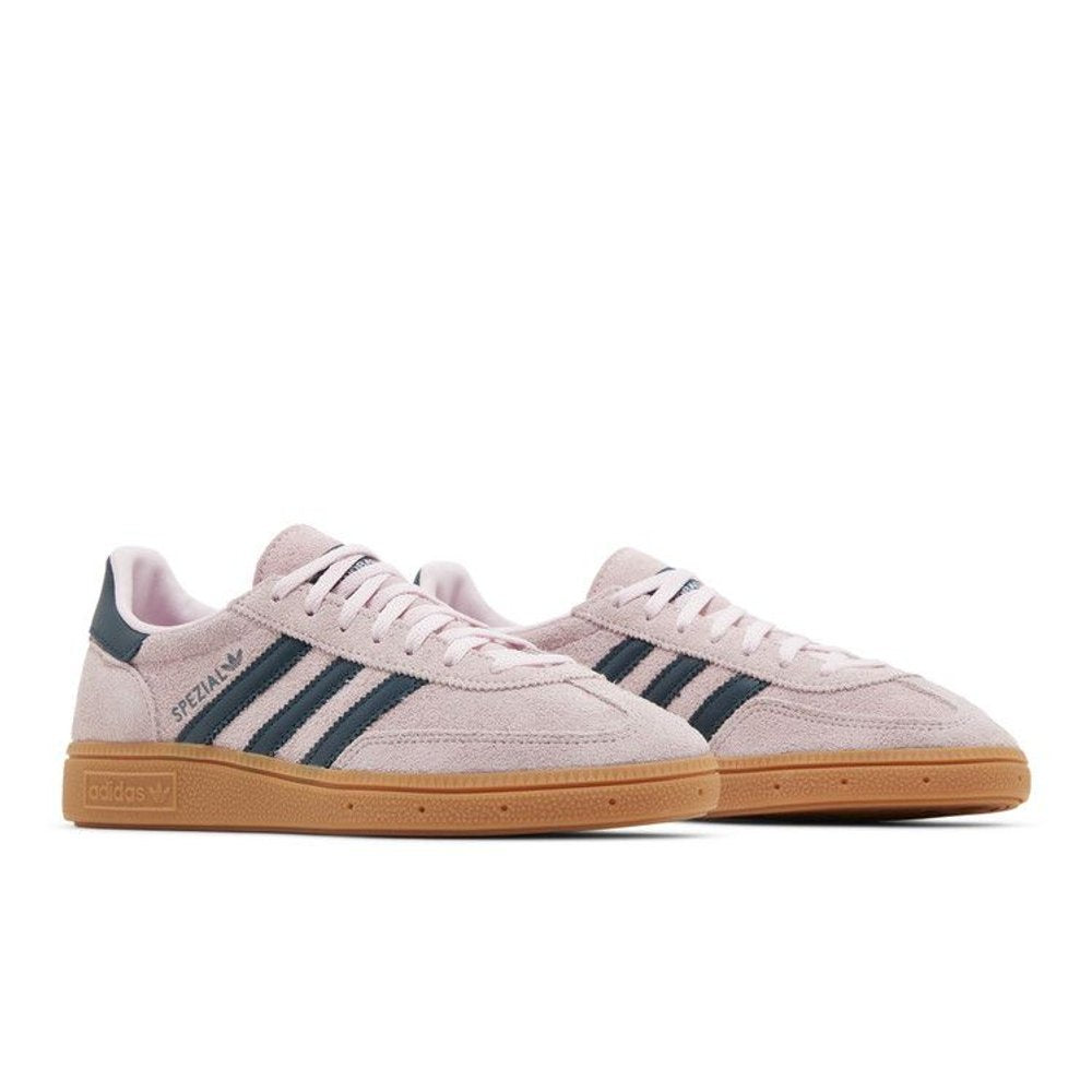 Adidas Handball Spezial Clear Pink (W) – lifestyle foto | Purekickz