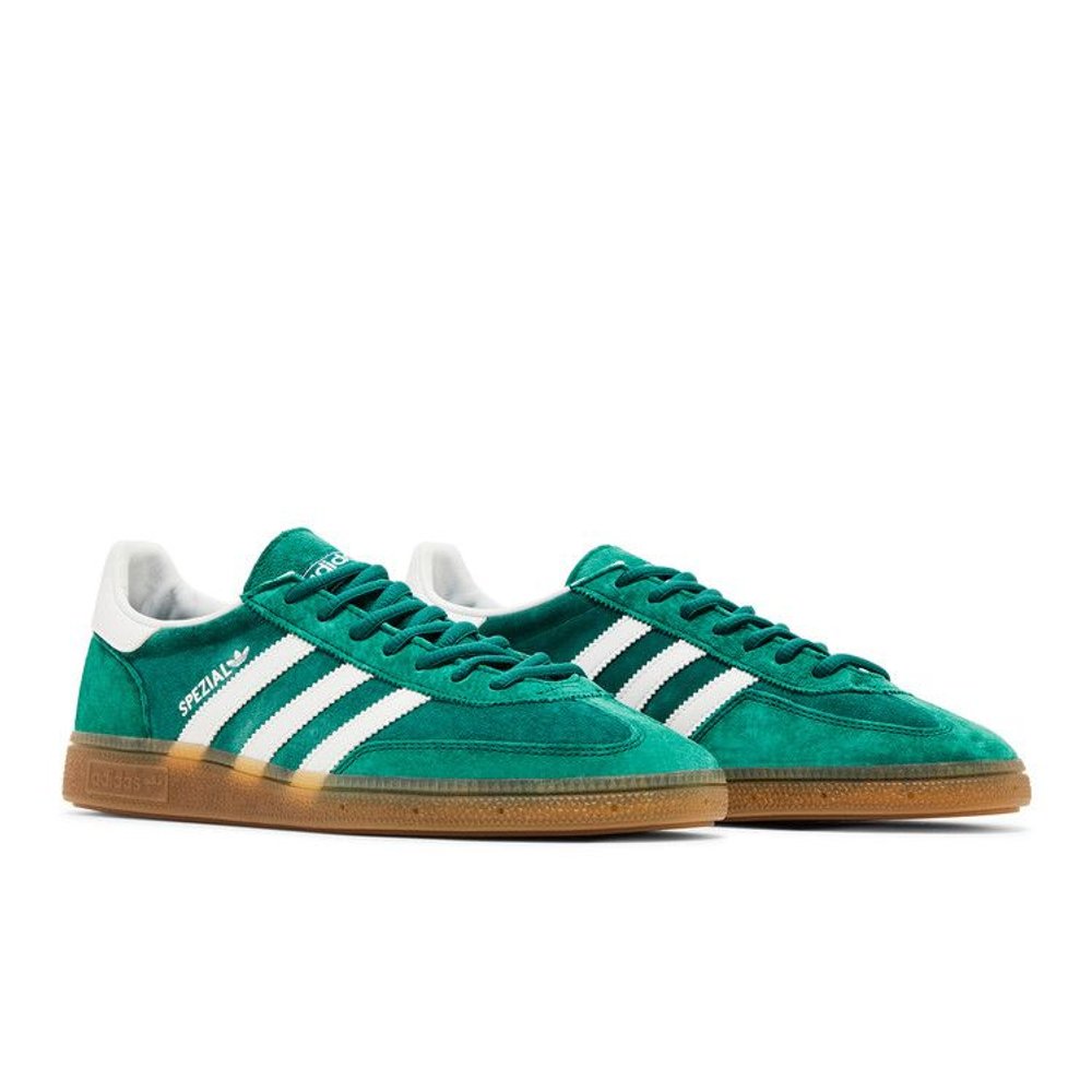 Adidas Handball Spezial Collegiate Green Gum – lifestyle foto | Purekickz