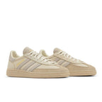 adidas Handball Spezial Cream White Beige (W) – lifestyle foto | Purekickz