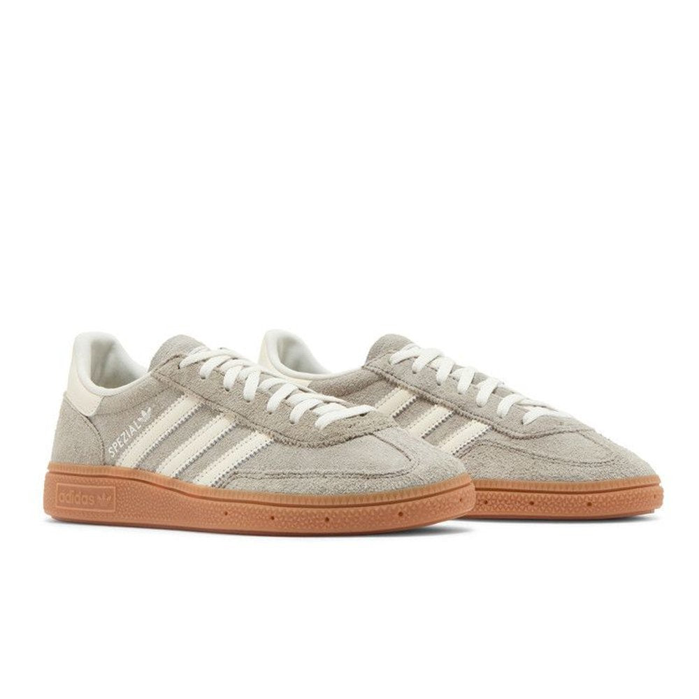 Adidas Handball Spezial Silver Pebble (W) – lifestyle foto | Purekickz