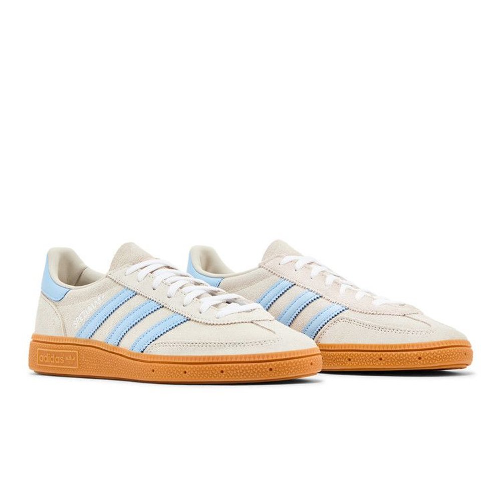 Adidas Handball Spezial W Alumina Clear Sky – lifestyle foto | Purekickz