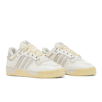 adidas Rivalry Low 86 Core White Grey – lifestyle foto | Purekickz