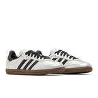 adidas Samba OG Silver Metallic Black Gum (Women's) – lifestyle foto | Purekickz