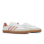 adidas Samba OG White Wonder Clay Gum (W) – lifestyle foto | Purekickz
