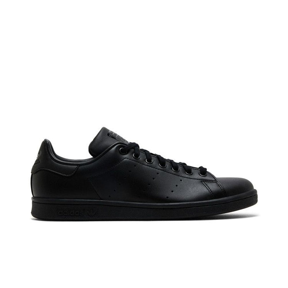 adidas Stan Smith Triple Black – boční pohled | Purekickz