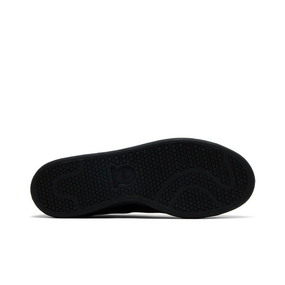 adidas Stan Smith Triple Black – zadní pohled | Purekickz