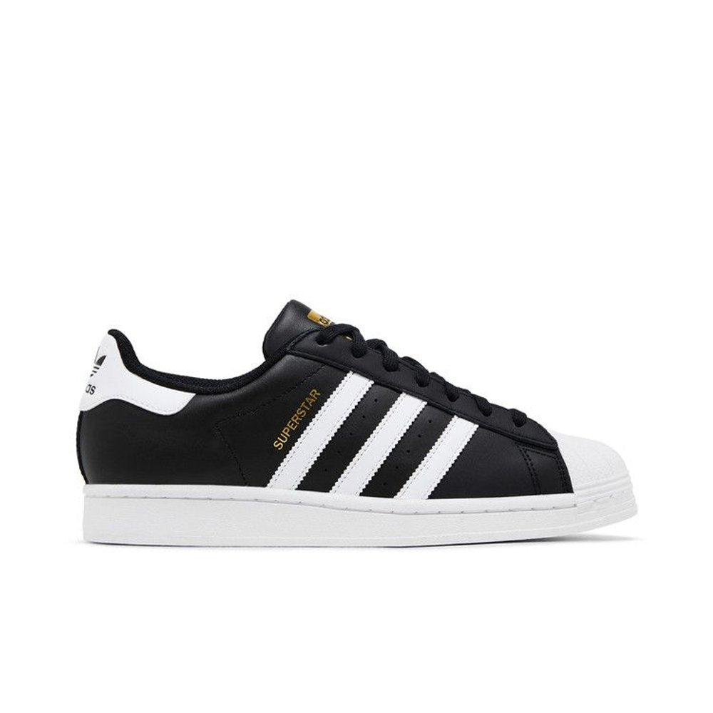 adidas Superstar Core Black Cloud White – boční pohled | Purekickz