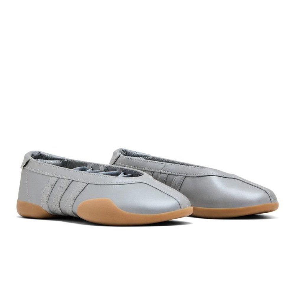 adidas Taekwondo Mei Ballet Silver Metallic Gum (W) – lifestyle foto | Purekickz
