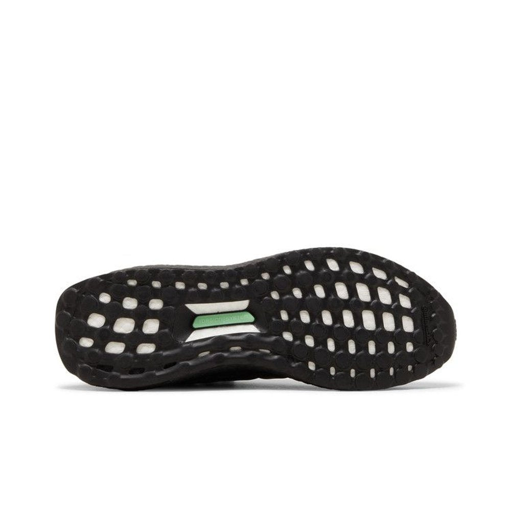 adidas Ultra Boost 1.0 DNA Triple Black – zadní pohled | Purekickz