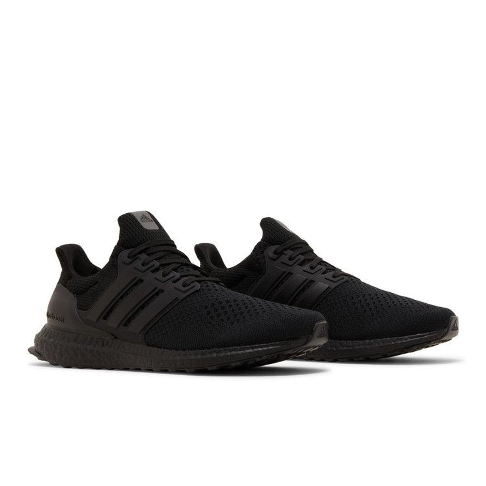 adidas Ultra Boost 1.0 DNA Triple Black – lifestyle foto | Purekickz