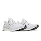 Adidas Wmns UltraBoost 5.0 DNA 'Triple White' – lifestyle foto | Purekickz