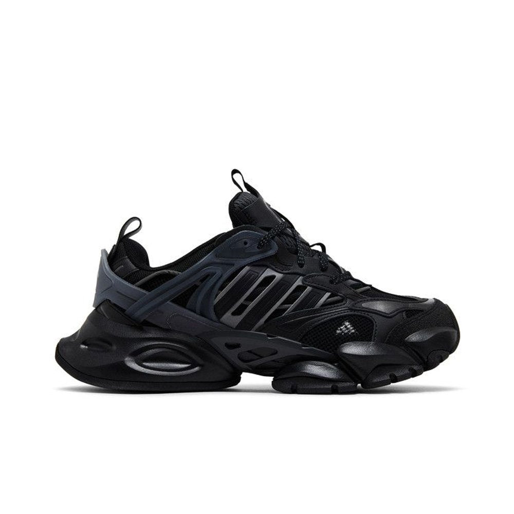 adidas XLG Runner Deluxe Black Grey – boční pohled | Purekickz