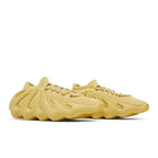 adidas Yeezy 450 Sulfur – lifestyle foto | Purekickz