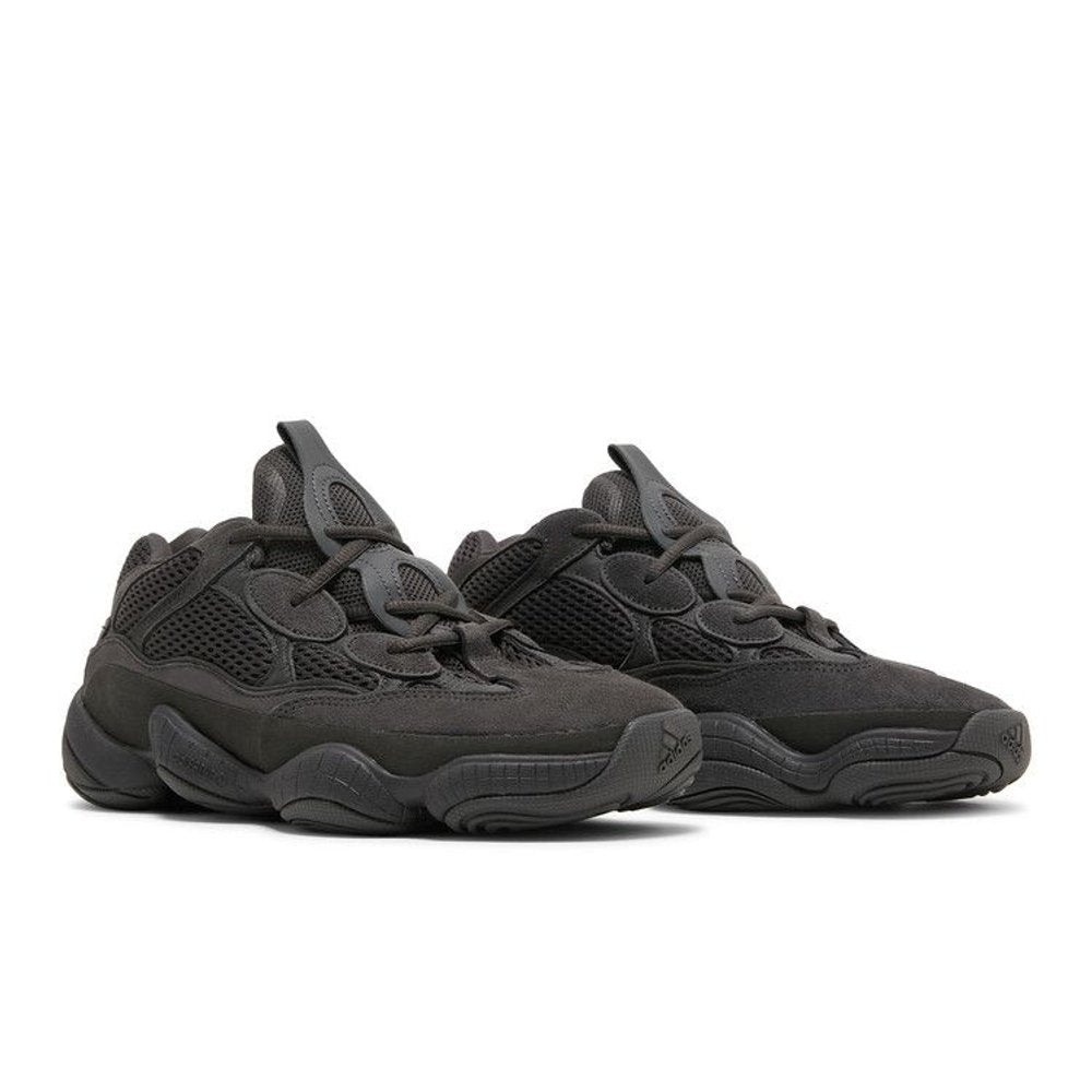 adidas Yeezy 500 Utility Black – lifestyle foto | Purekickz