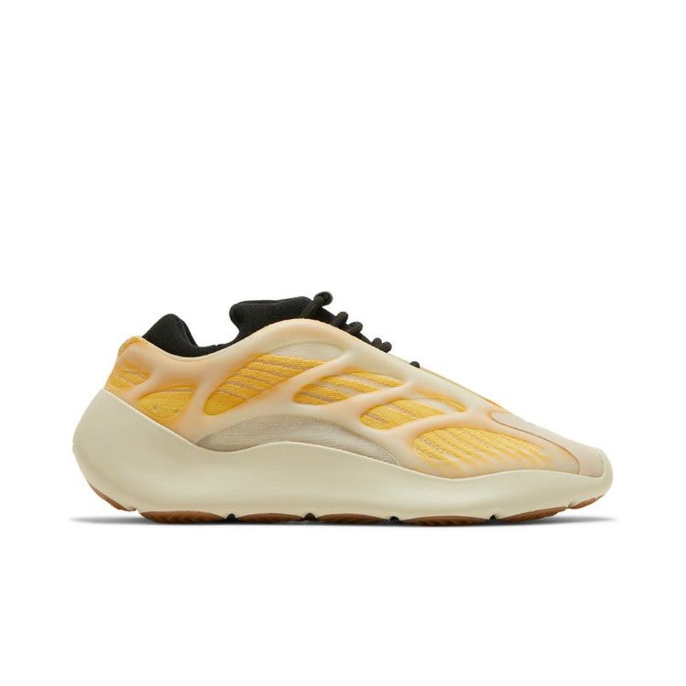 adidas Yeezy 700 V3 Mono Safflower – boční pohled | Purekickz