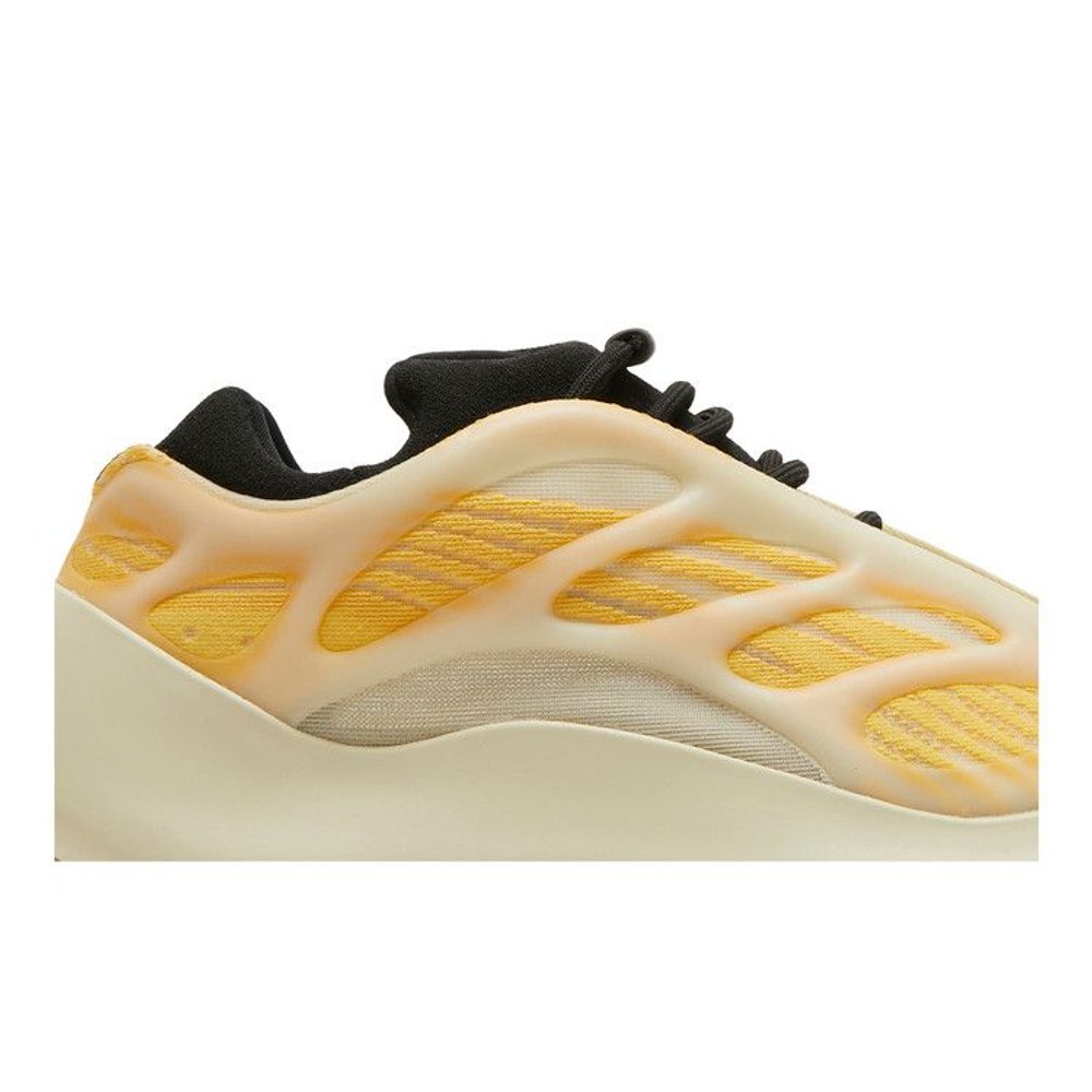 adidas Yeezy 700 V3 Mono Safflower – detail | Purekickz