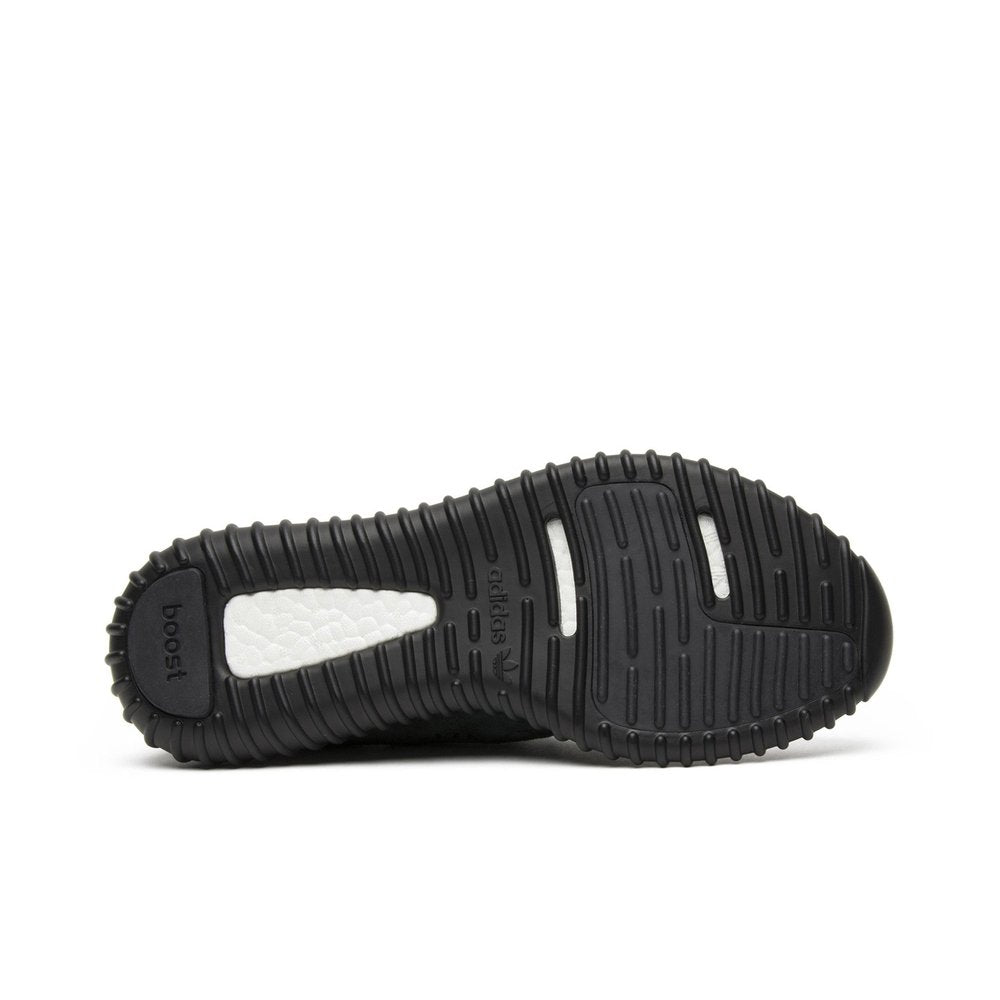 adidas Yeezy Boost 350 Pirate Black (2023) – zadní pohled | Purekickz