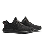 adidas Yeezy Boost 350 Pirate Black (2023) – lifestyle foto | Purekickz