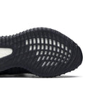adidas Yeezy Boost 350 V2 Black (Non-Reflective) – pohled shora | Purekickz