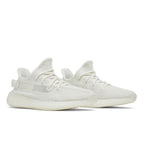 Adidas Yeezy Boost 350 V2 Bone – lifestyle foto | Purekickz