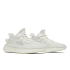 Adidas Yeezy Boost 350 V2 Bone – lifestyle foto | Purekickz