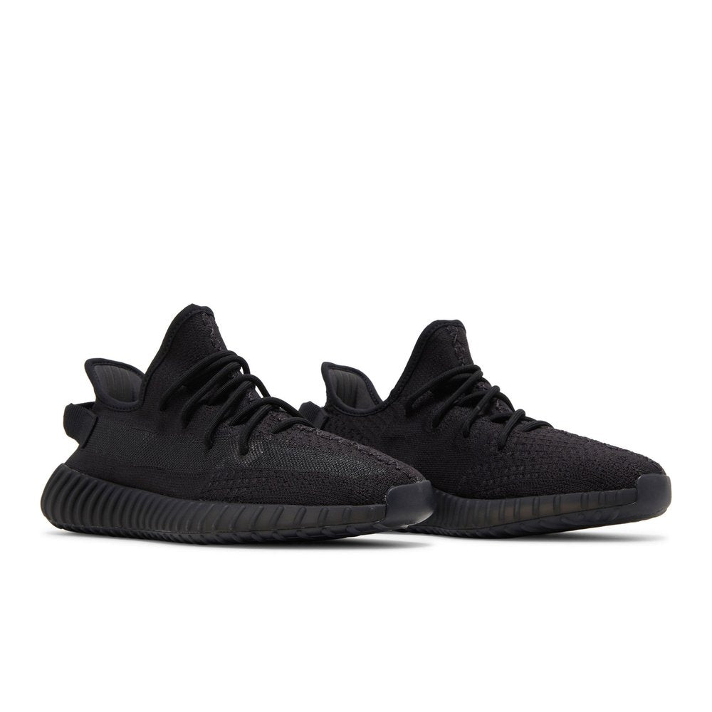 Adidas Yeezy Boost 350 V2 Onyx – lifestyle foto | Purekickz