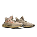 adidas Yeezy Boost 350 V2 Sand Taupe – lifestyle foto | Purekickz