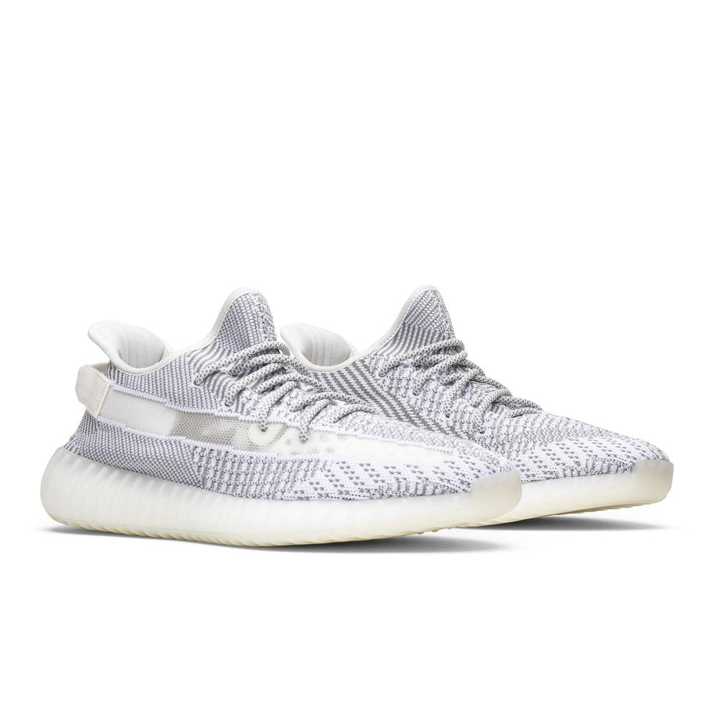 Adidas Yeezy Boost 350 V2 Static (Non-Reflective) – lifestyle foto | Purekickz
